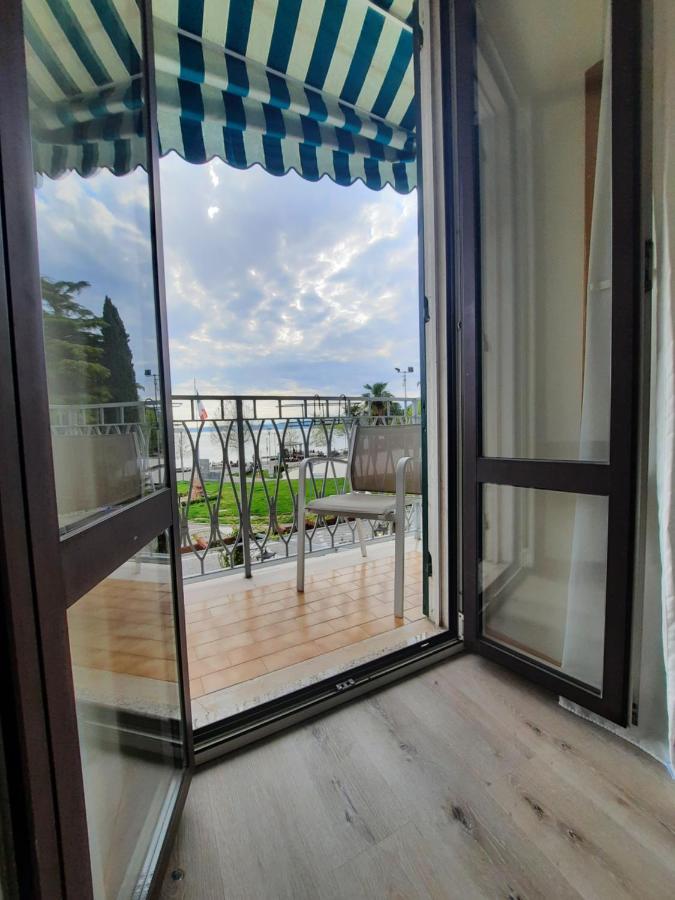 Double Room Balcony Lake View