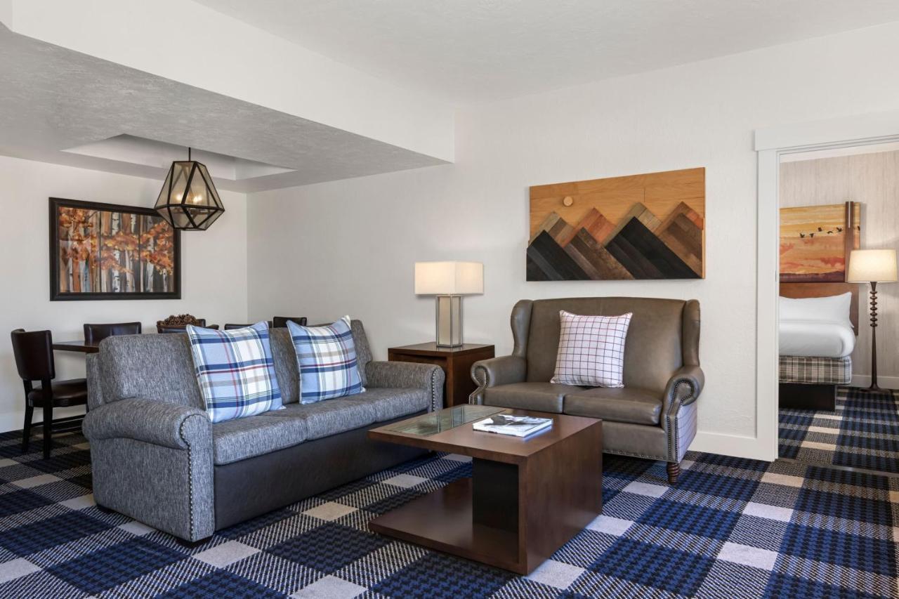 Deluxe Two-Bedroom Suite
