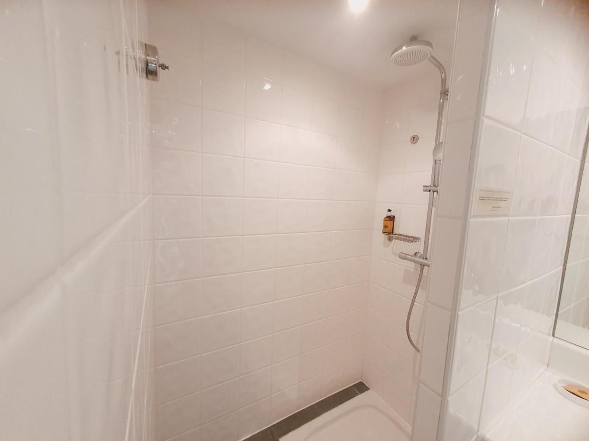 Double Room,1697782487:JPEG