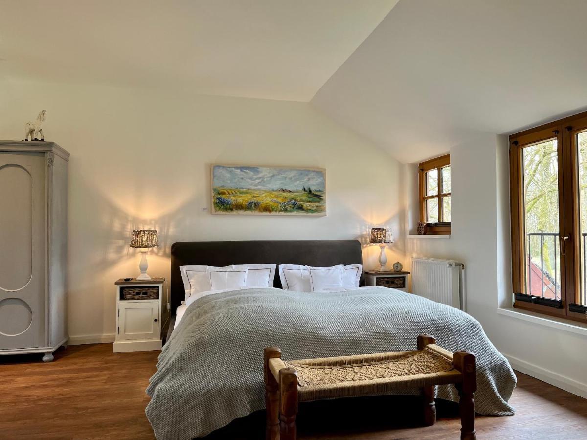 Double Room,1386007475:JPEG