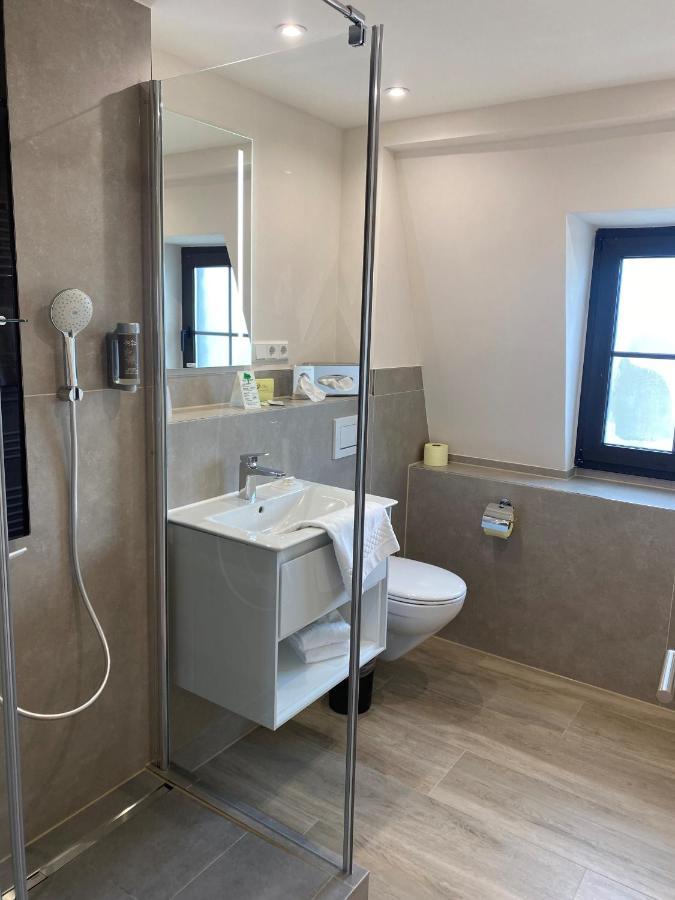 Comfort Double Room Shower