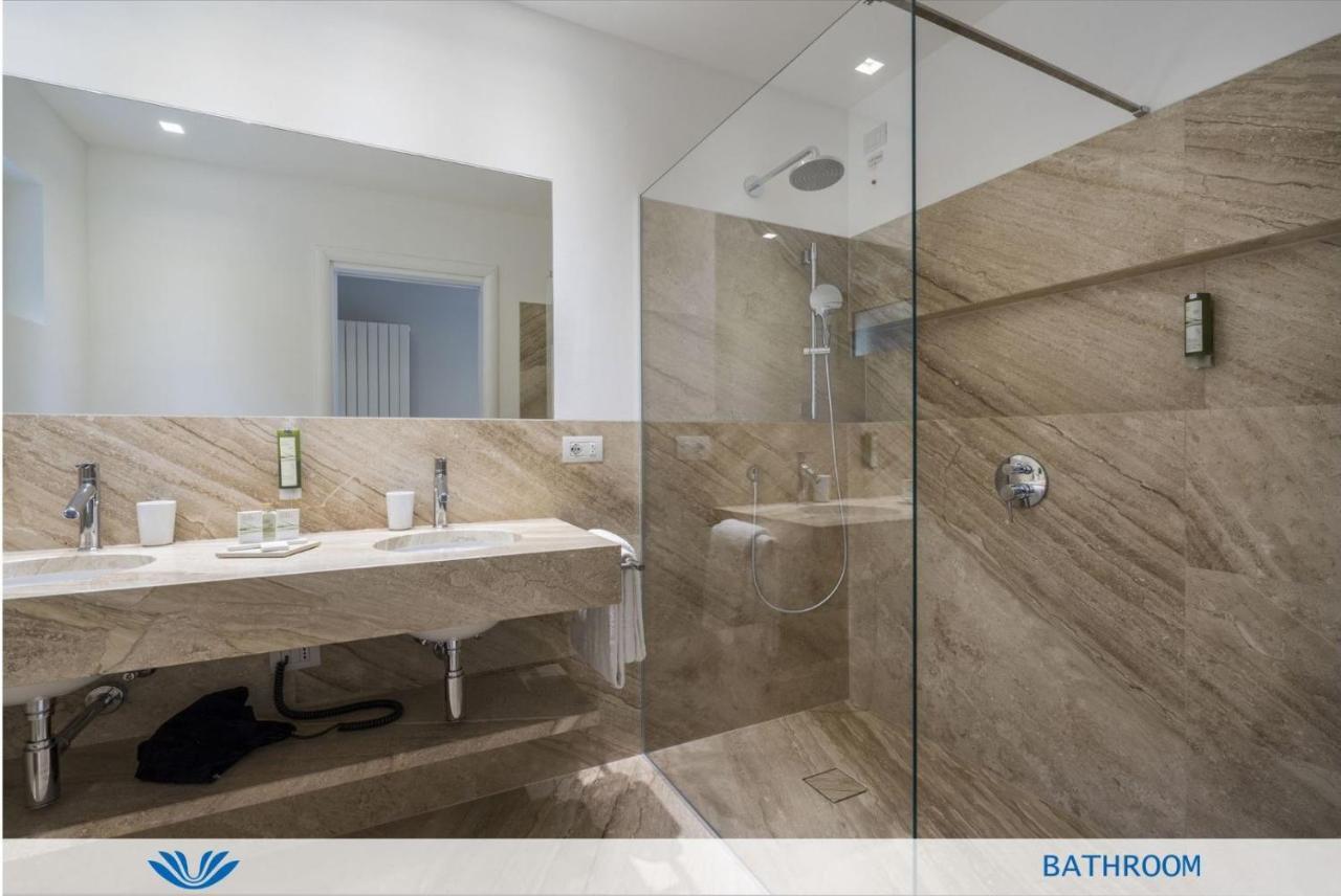 Triple One-Bedroom Suite with Lake View,1710495655:JPEG