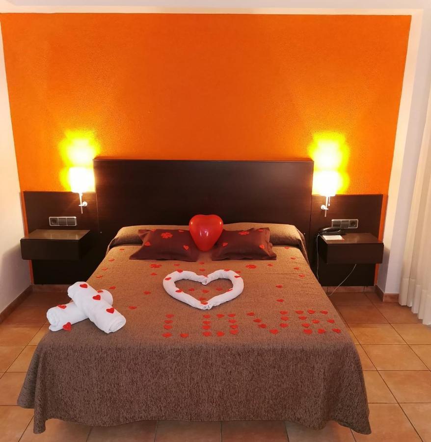 Romantic Petals Chocolates Standard Double or Twin Room