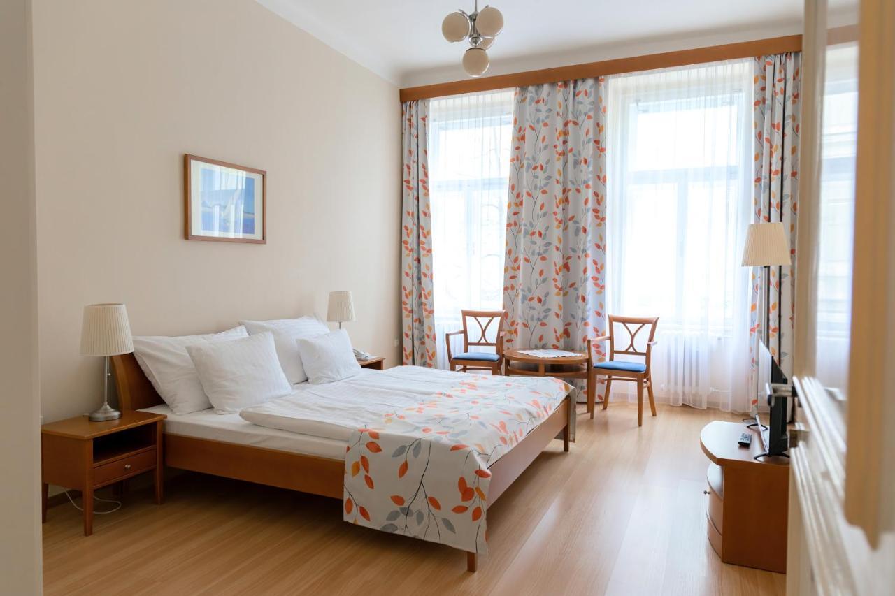Family Two-Bedroom Apartment,1387021529:JPEG