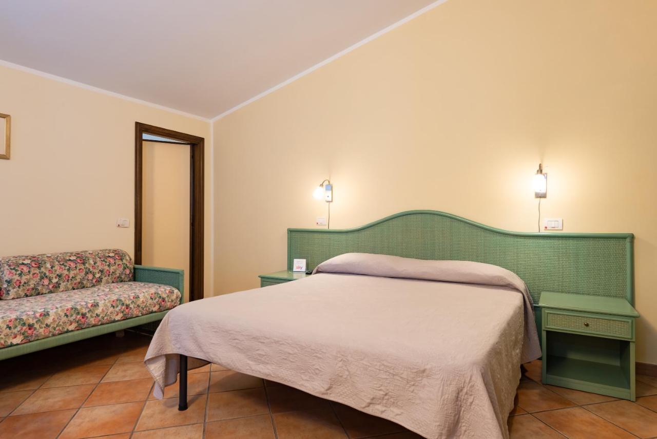 Deluxe Double Room,1387305596:JPEG