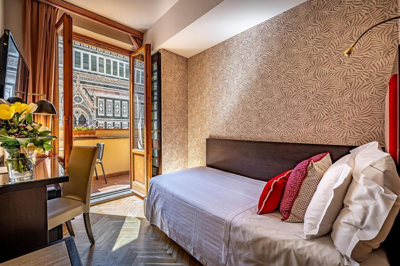 Single Room with Balcony and View,330442765:JPEG