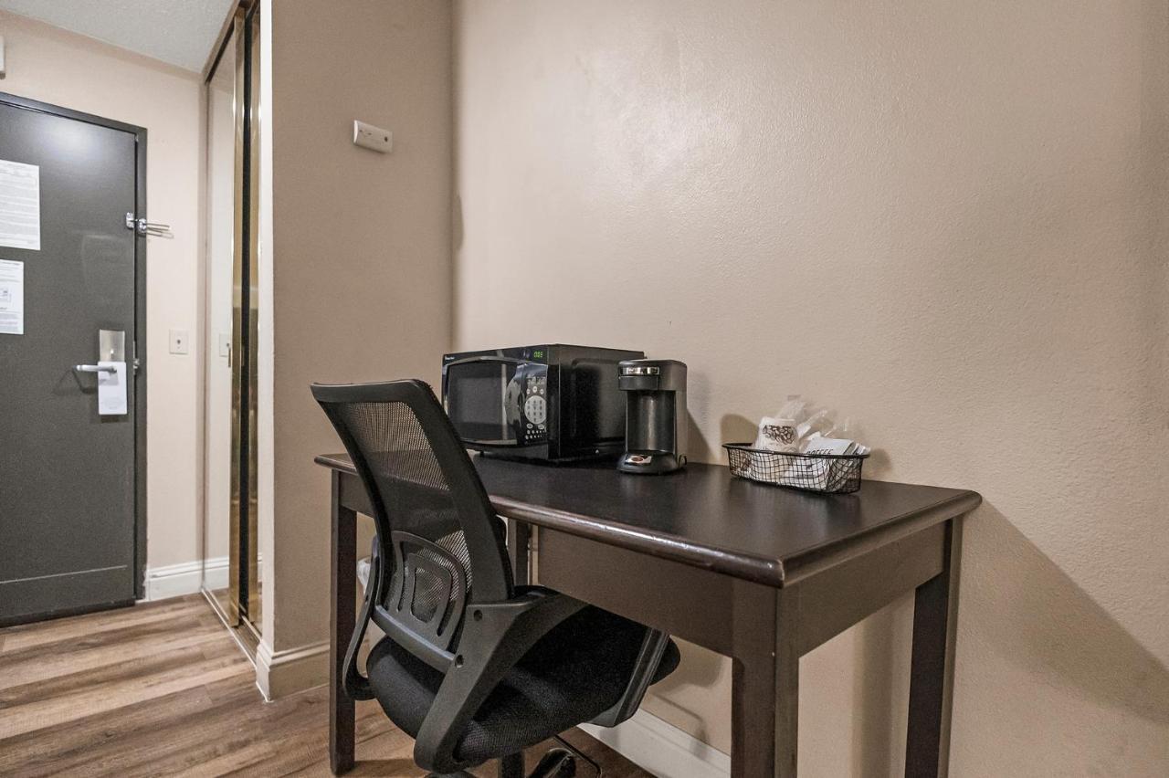 Queen Room - Disability Access