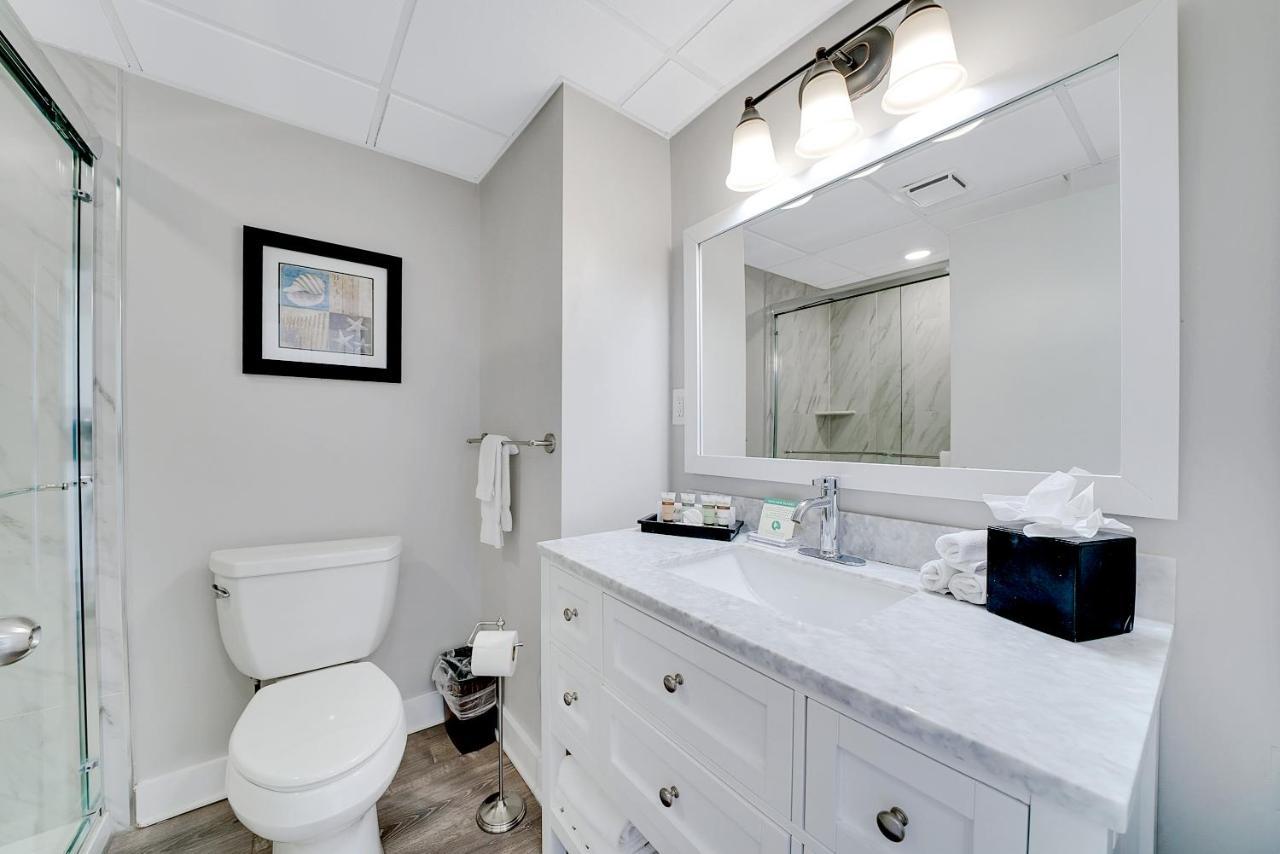 Queen Suite Kitchenette Private Patio