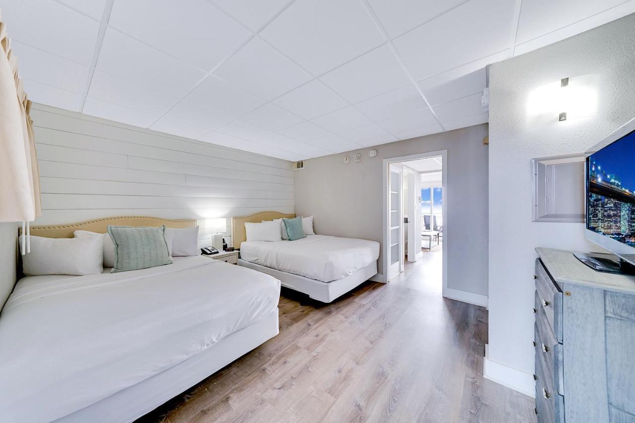 Two Queen Suite Kitchenette Opens to Sundeck