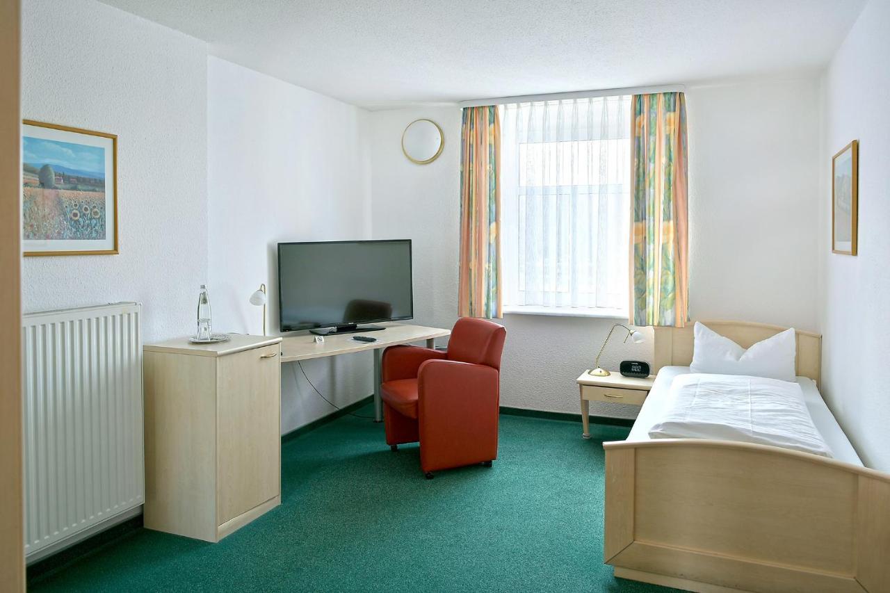 Single Room,1387884662:JPEG