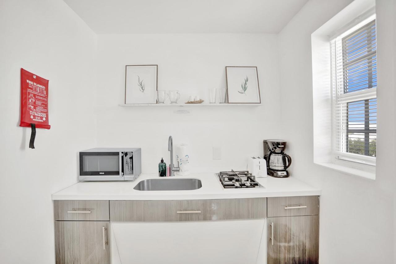 Deluxe King Studio ADA Kitchen