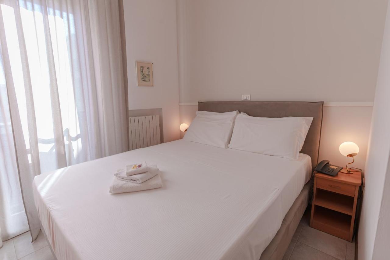 Standard Double Room,1387923362:JPEG