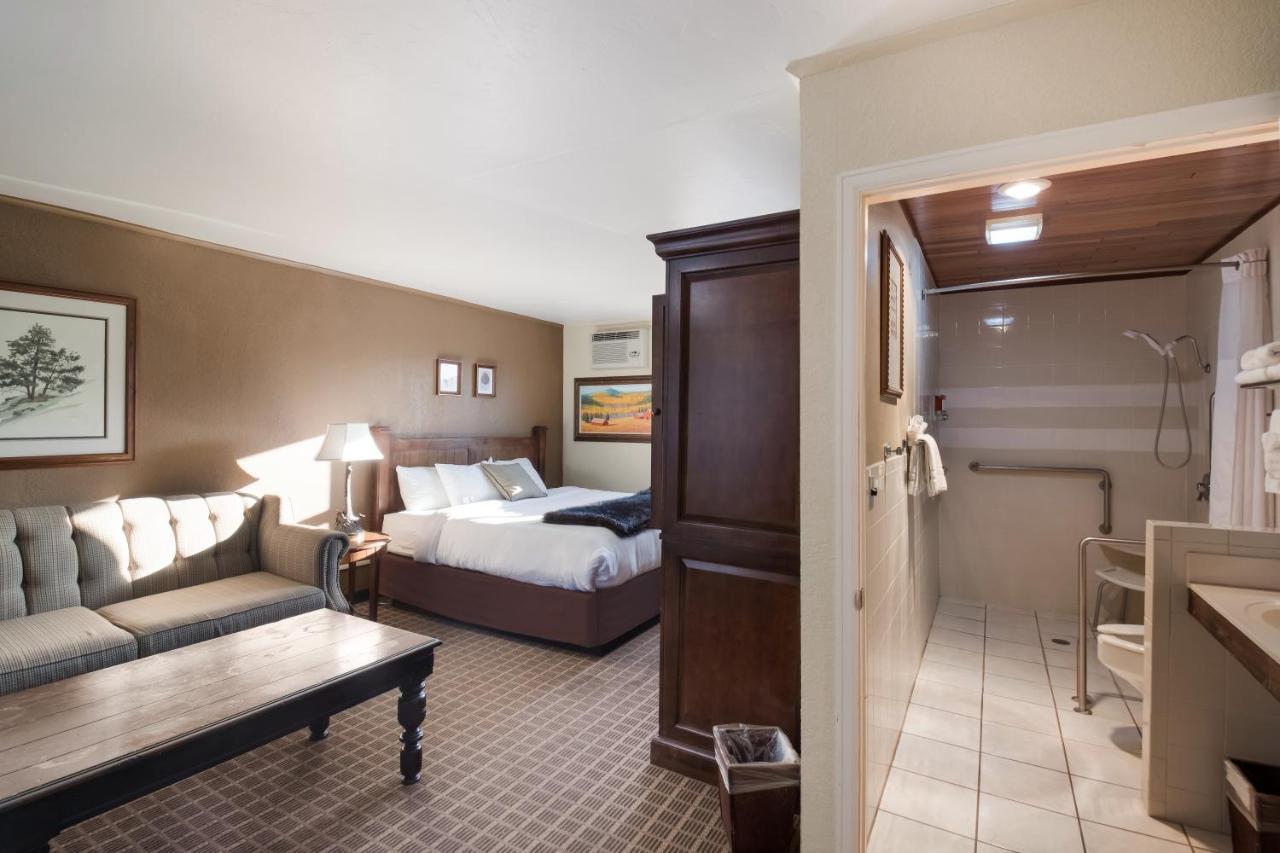 Signature Room 1 King Bed Disability Access