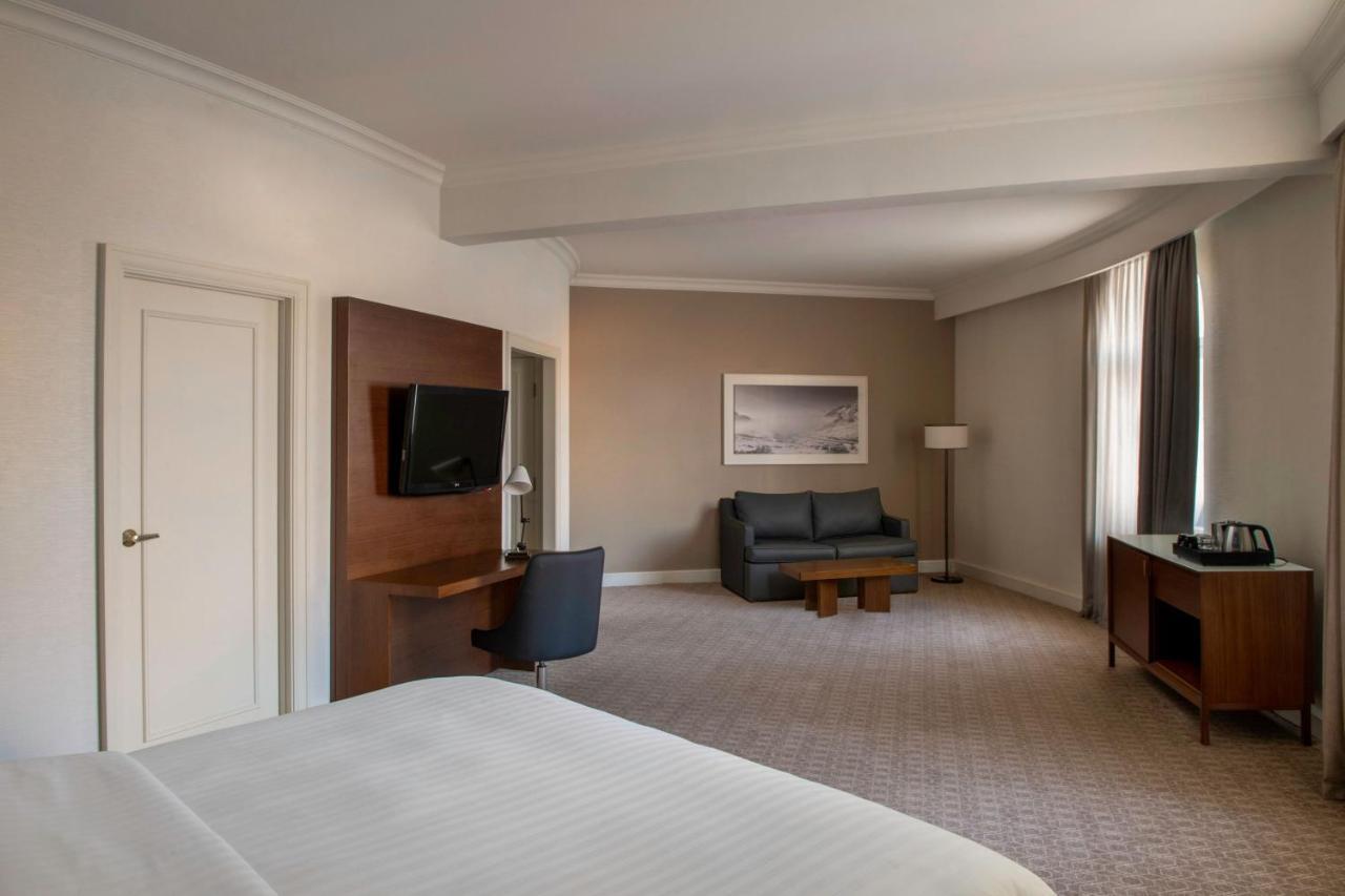 Executive Deluxe Zimmer mit 1 Kingsize-Bett und Zugang zur Executive Lounge