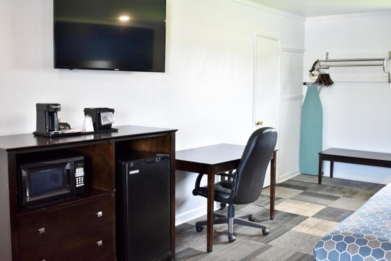 Queen Room with Two Queen Beds and Sofa Bed - Non-Smoking