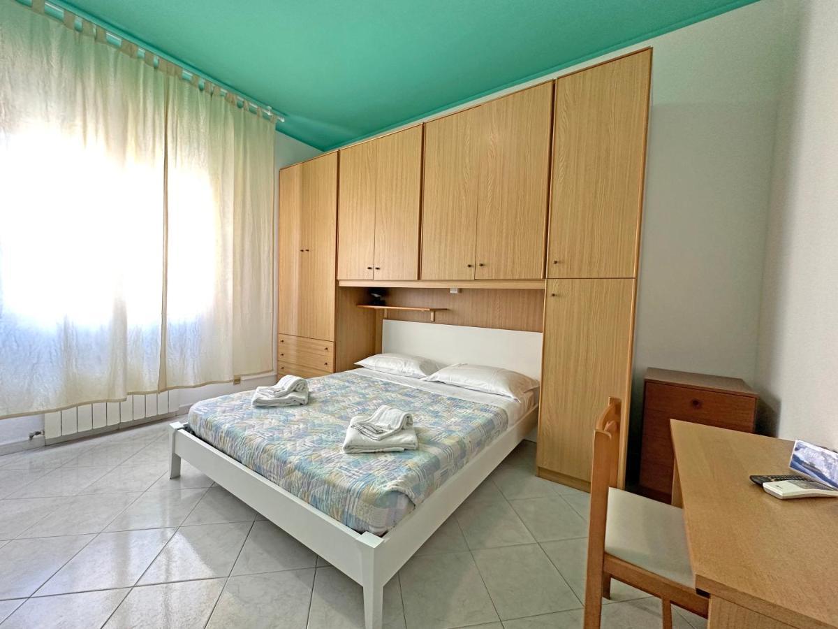 Double Room,1389619451:JPEG