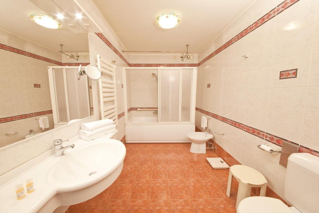 Deluxe Double or Twin Room,654522573:JPEG