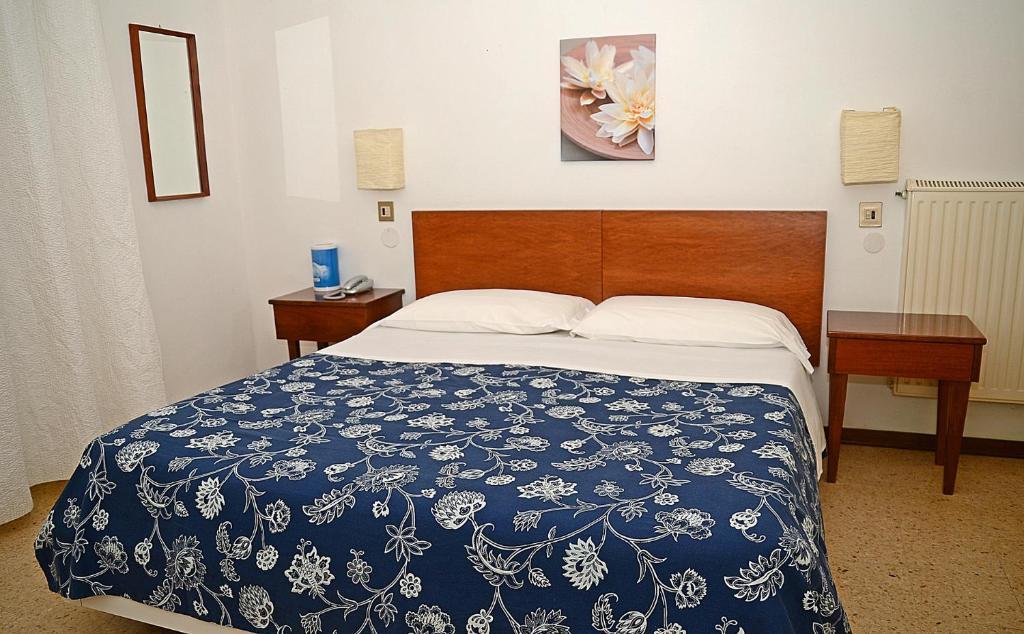 Double or Twin Room with Balcony,124645221:JPEG