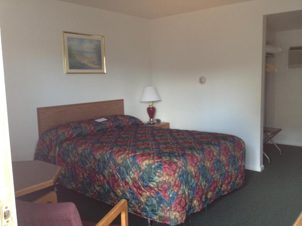 Queen Room,691131735:JPEG
