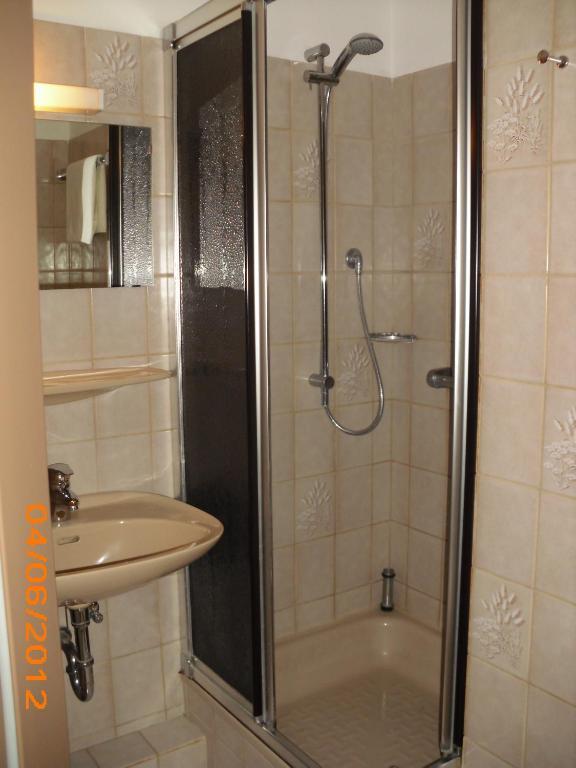 Single Room,828532688:JPEG