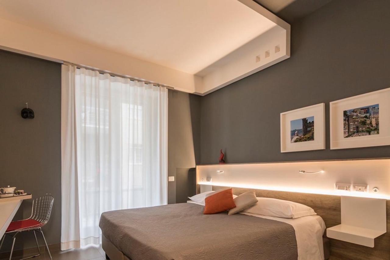 Deluxe Room,1396243784:JPEG