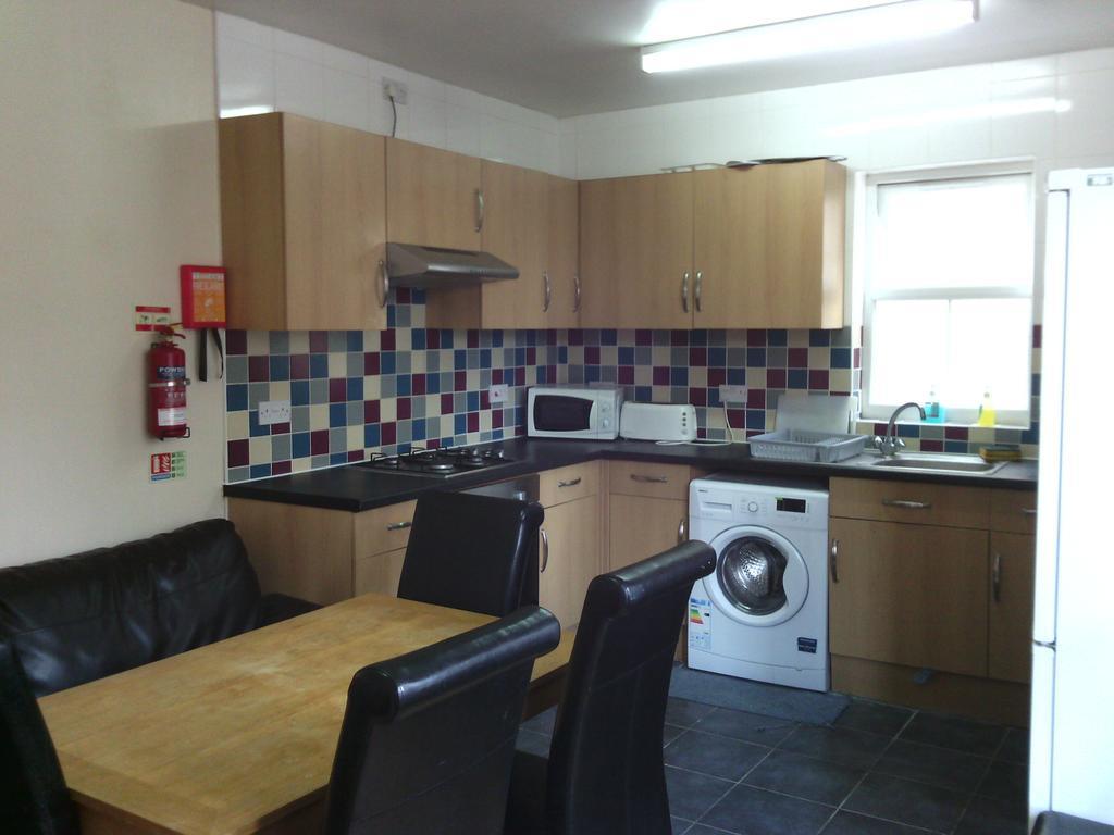 Double Room Shared Shower Toilet Annexe