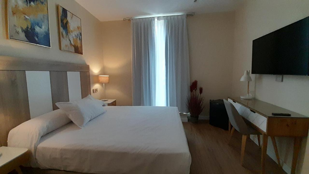 Superior Single Room,1391075906:JPEG