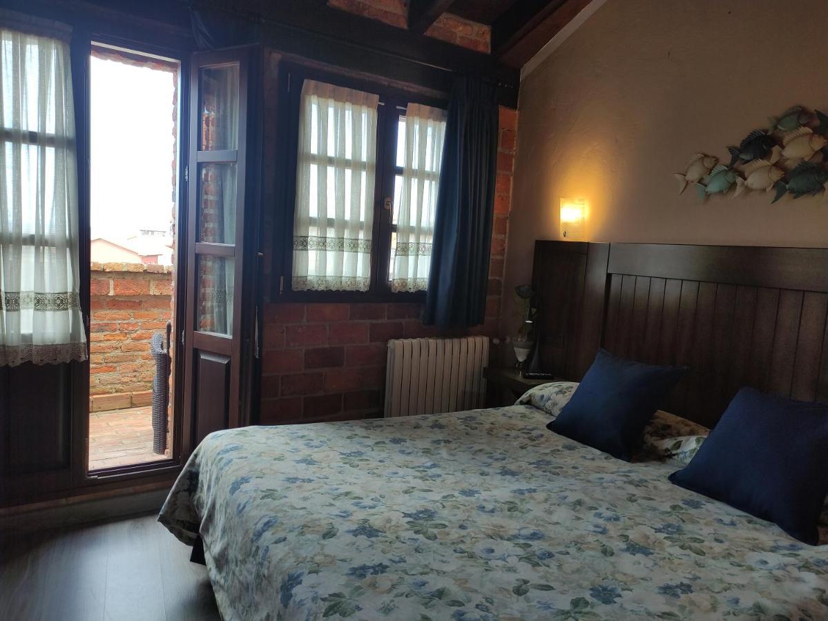 Double or Twin Room Harbour View,1543737226:JPEG