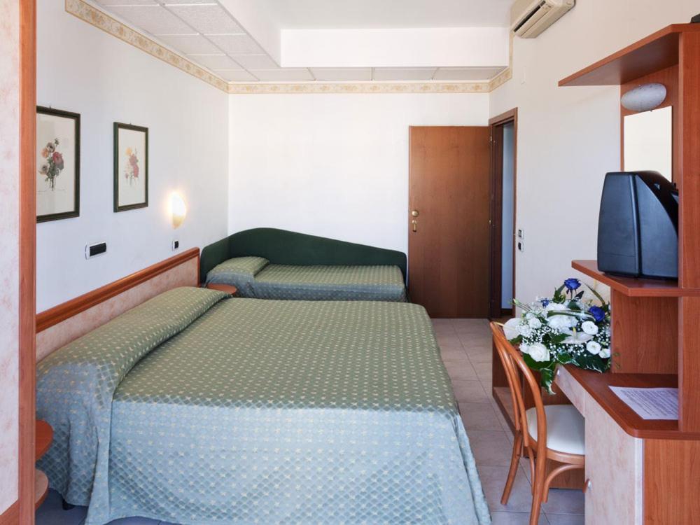 Triple Room,1391491883:JPEG