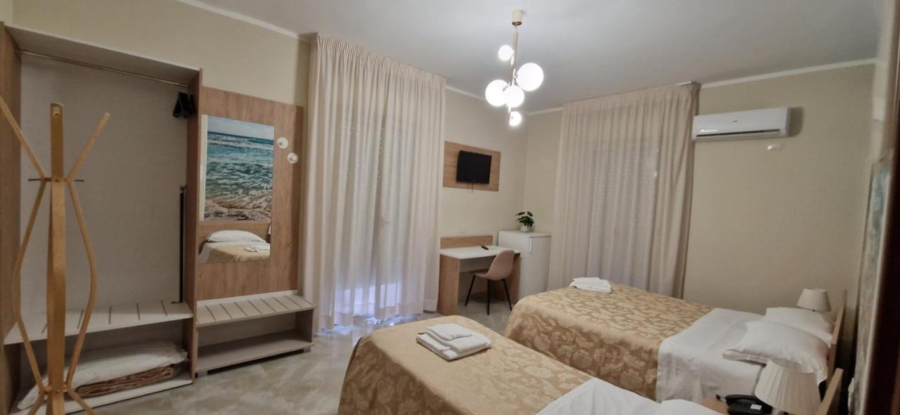 Standard Triple Room Sea View,1391758118:JPEG
