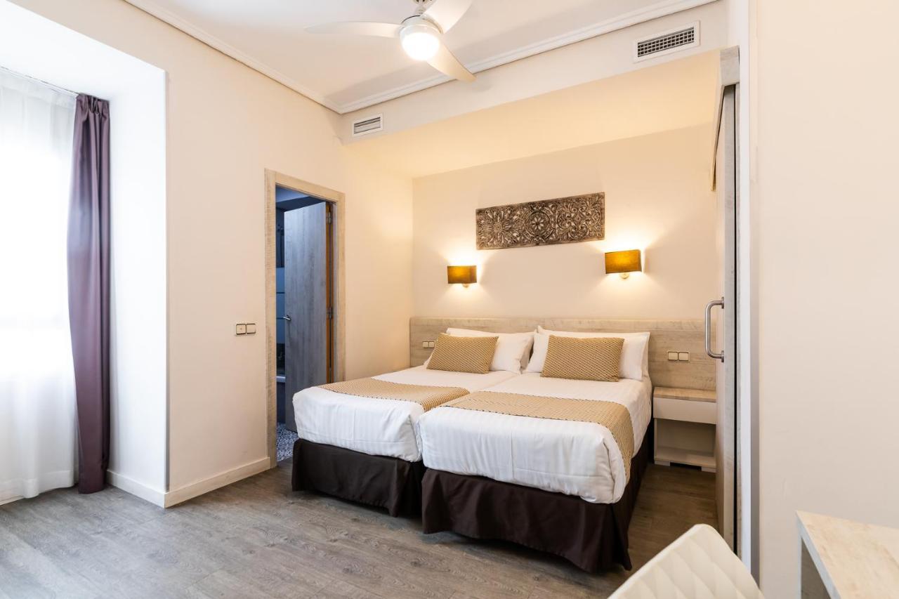 Triple Room,1391900330:JPEG