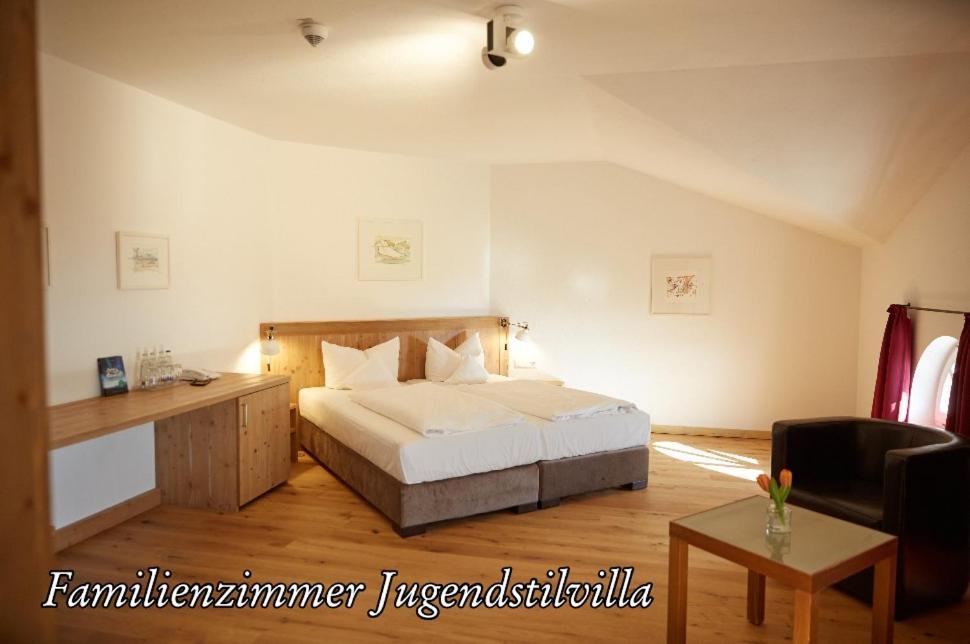 Family Room Comfort Villa,1325475976:JPEG