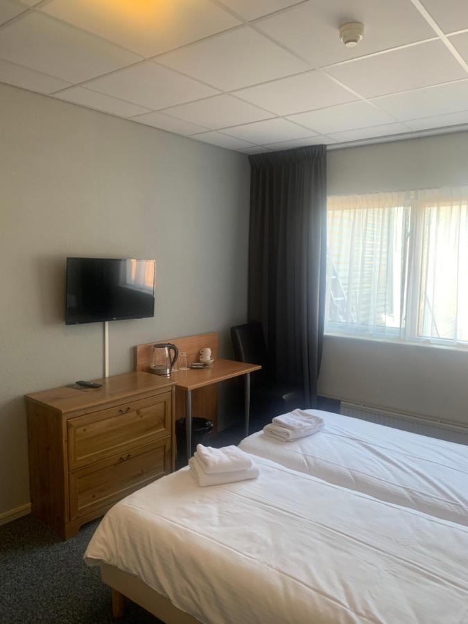 Budget Twin Room,1392774920:JPEG