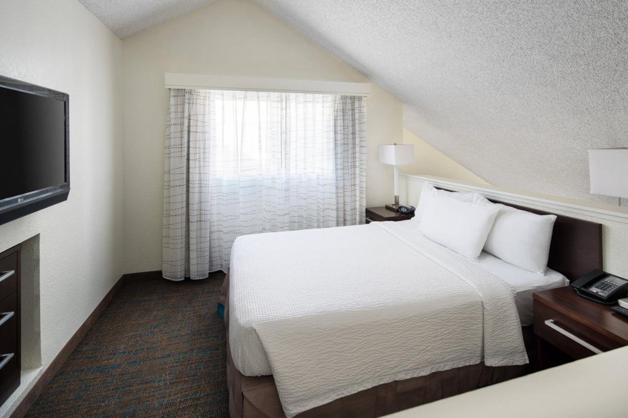 Penthouse Suite,1606560873:JPEG