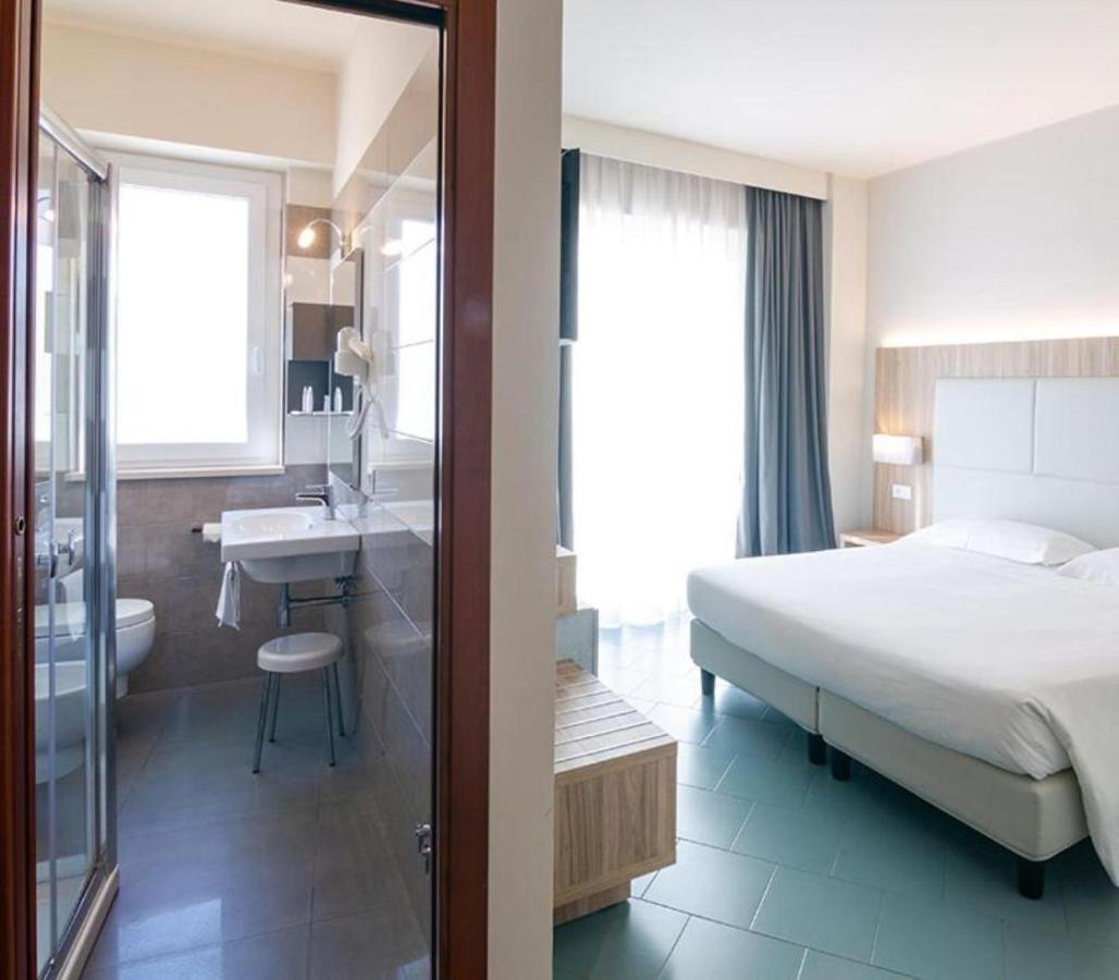 Double or Twin Room,49405425:JPEG