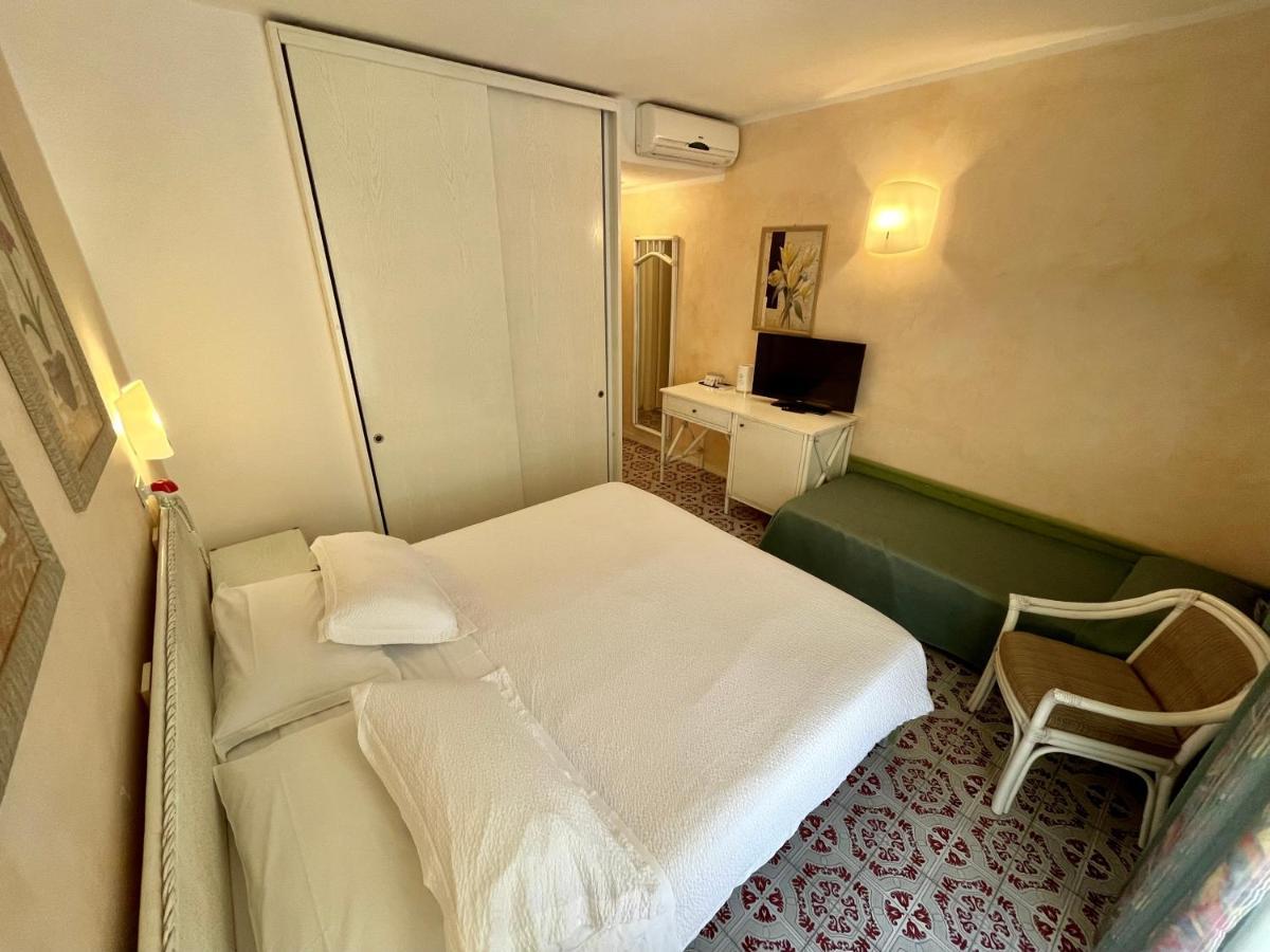 Double Room Balcony Extra Bed,1393829570:JPEG