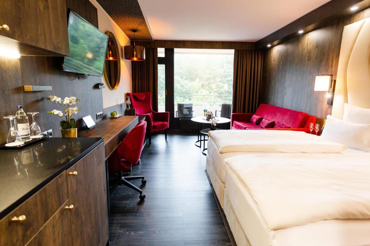 Comfort Room with Forest View,1394464736:JPEG