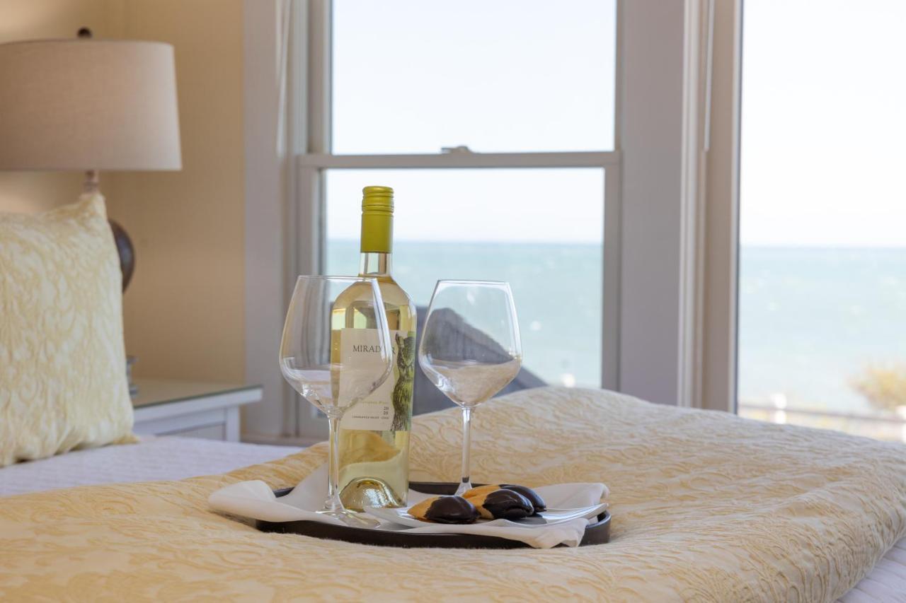 Deluxe Queen Room with Sea View