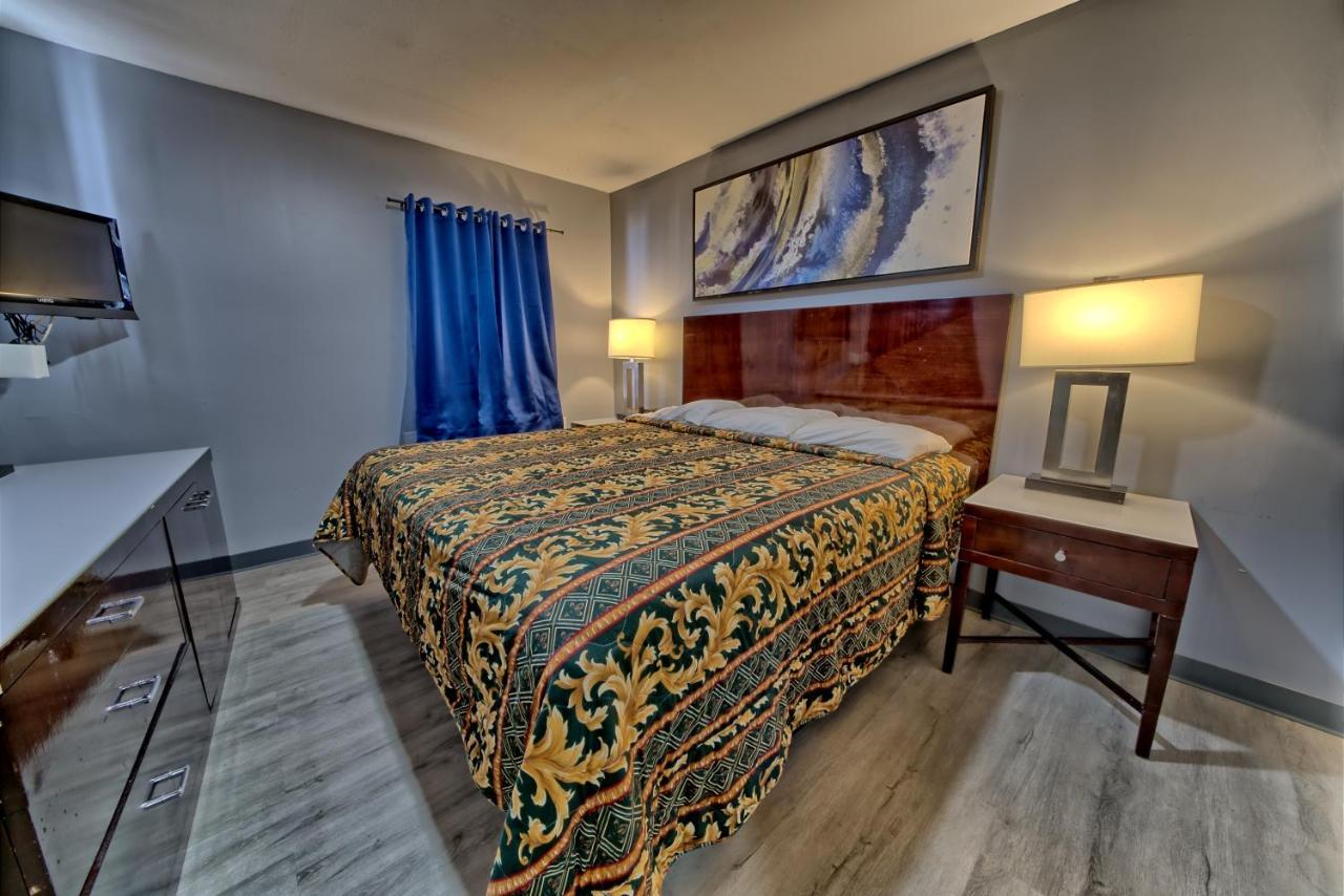 One-Bedroom Apartment Kitchenette,1394995613:JPEG