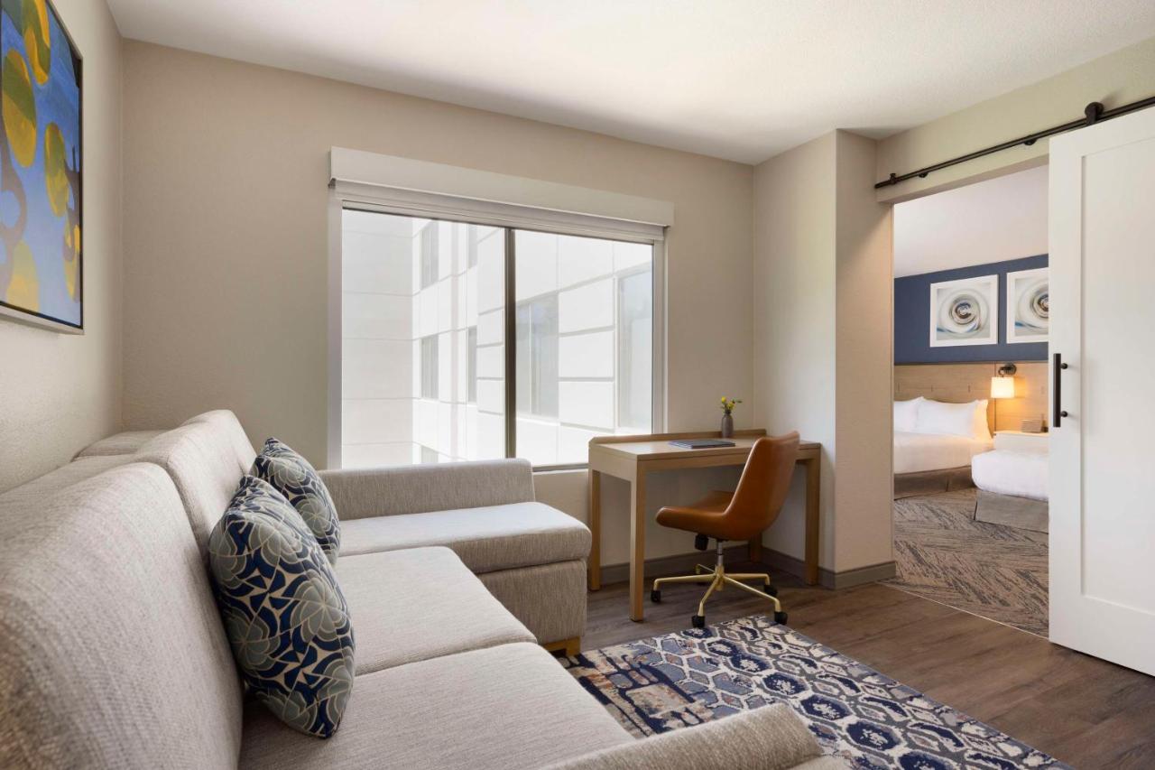 One-Bedroom Double Suite,1395389051:JPEG