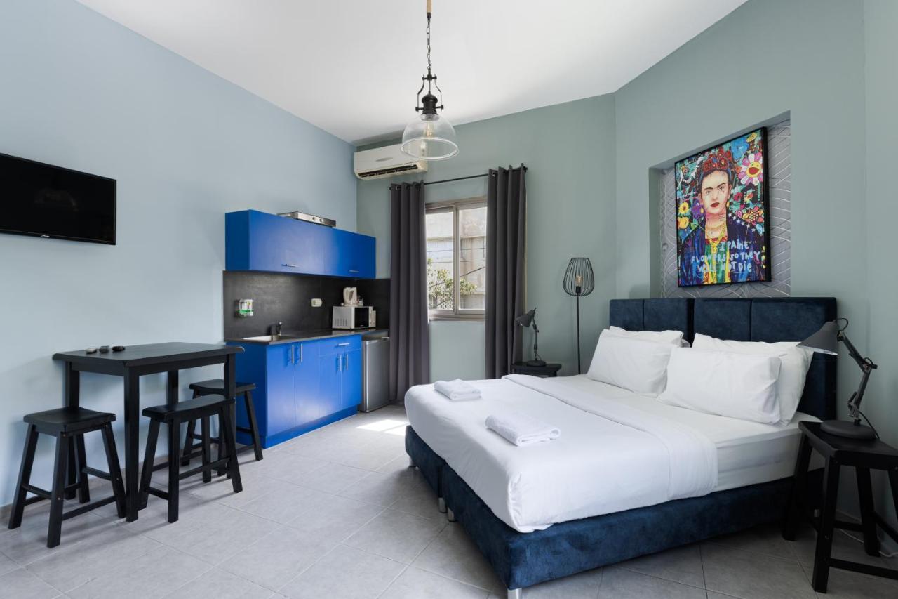 Deluxe Studio Kitchenette