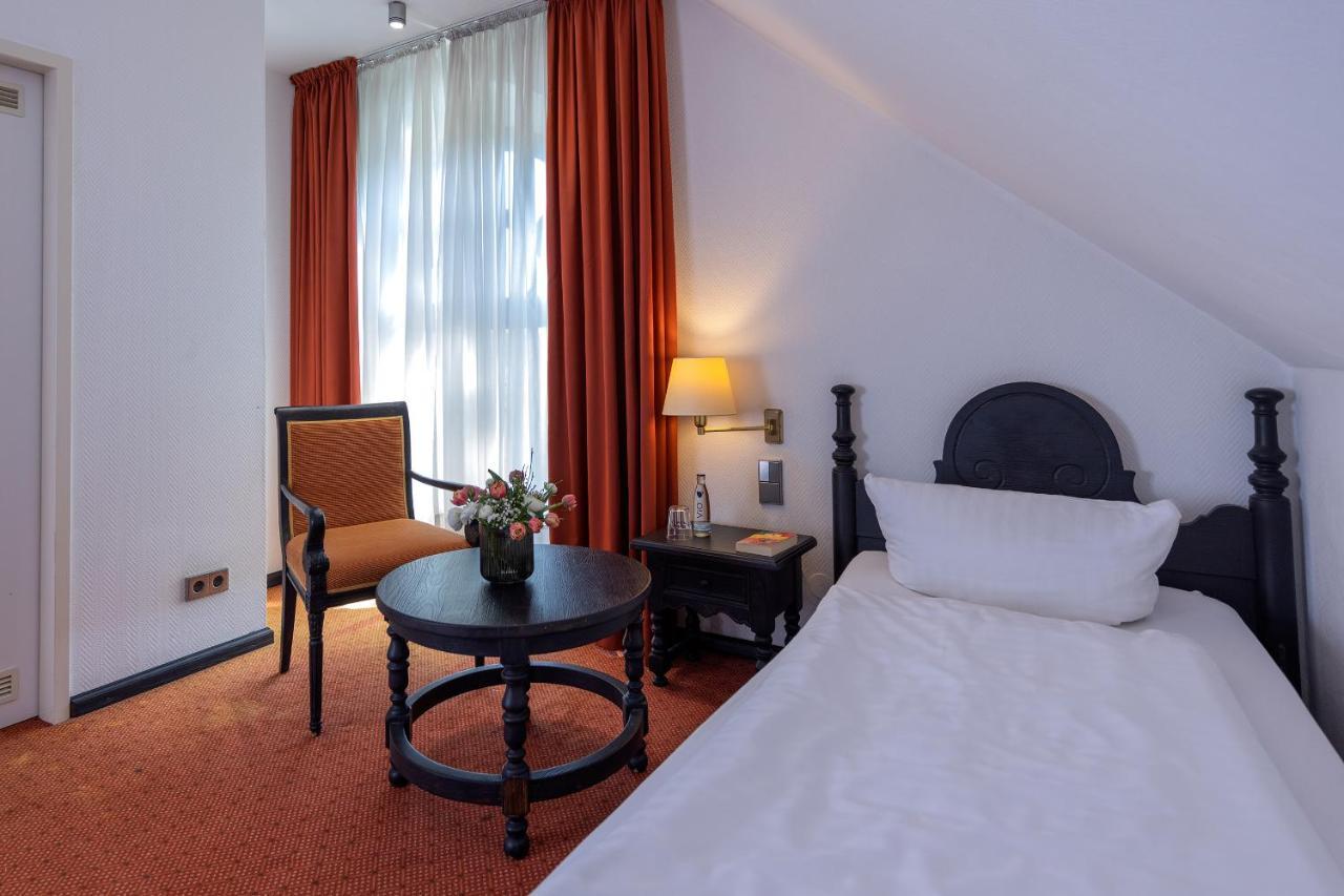 Budget Double Room,1395863963:JPEG
