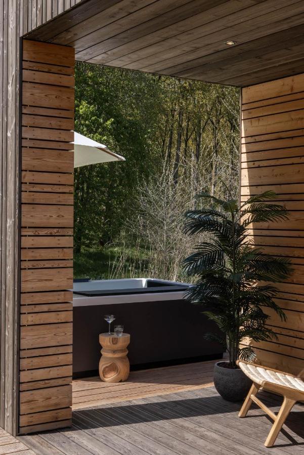 Lodge Jacuzzi |