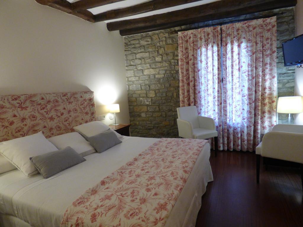 Budget Double or Twin Room,945649849:JPEG