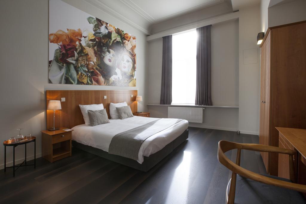 Standard Double or Twin Room Bath,139760196:JPEG