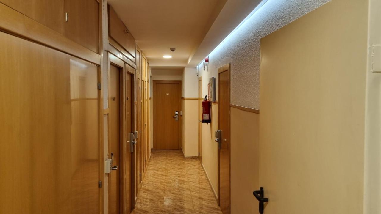 Twin Room Private Bathroom,1432136230:JPEG