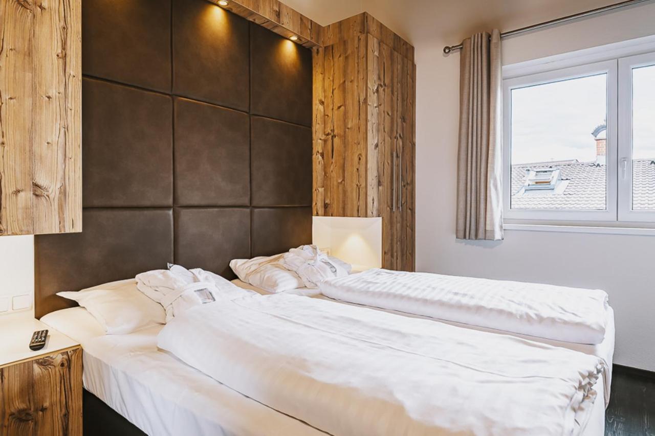 Four-Bedroom Penthouse Balcony,1392588065:JPEG