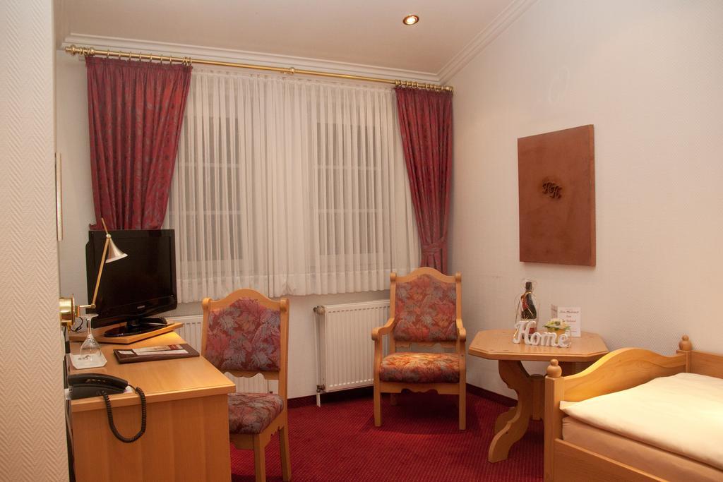 Single Room,1588057121:JPEG