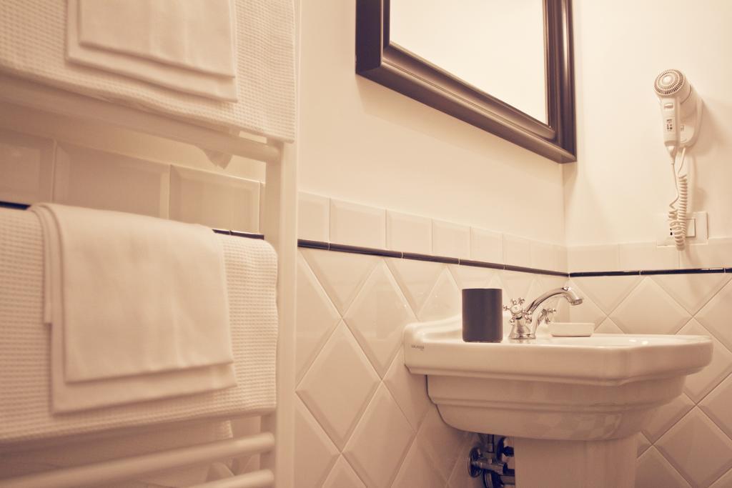 Large Double or Twin Room