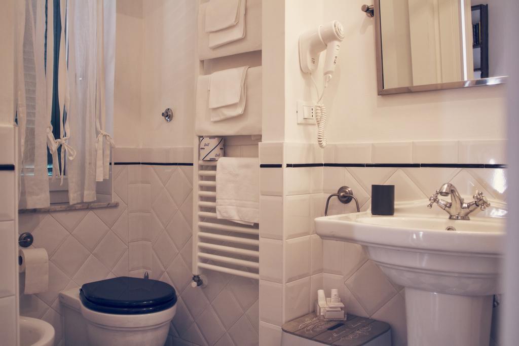 Large Double or Twin Room